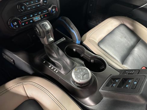 Used 2024 Ford Bronco Wildtrak AWD/4WD image 35