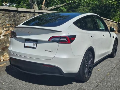 Used 2023 Tesla Model Y Performance AWD/4WD image 11