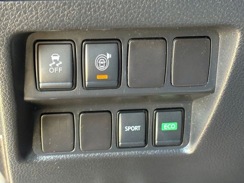 Used 2017 Nissan Rogue SV image 21