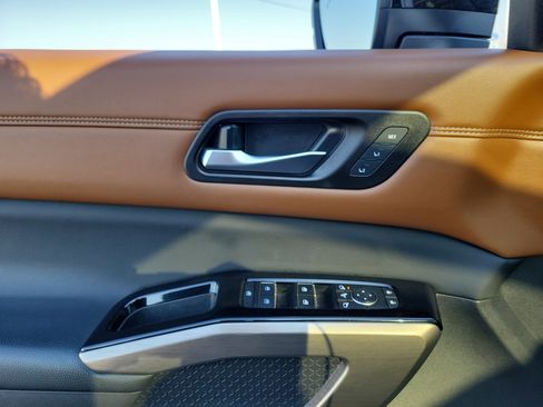 Certified 2023 Nissan Pathfinder Platinum image 17