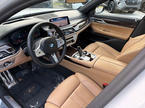 Used 2021 BMW 750i xDrive w/ Executive Package image 14