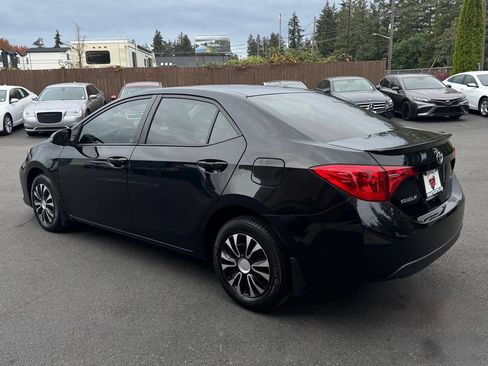 Used 2017 Toyota Corolla SE w/ Carpet Mat Package (TMS) FWD image 5