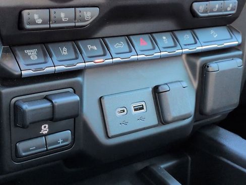 Used 2020 GMC Sierra 2500 AT4 w/ AT4 Premium Package image 42