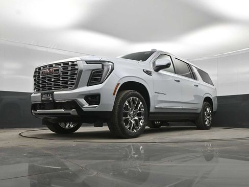 New 2026 GMC Yukon XL Denali w/ Denali Reserve Package AWD/4WD image 37