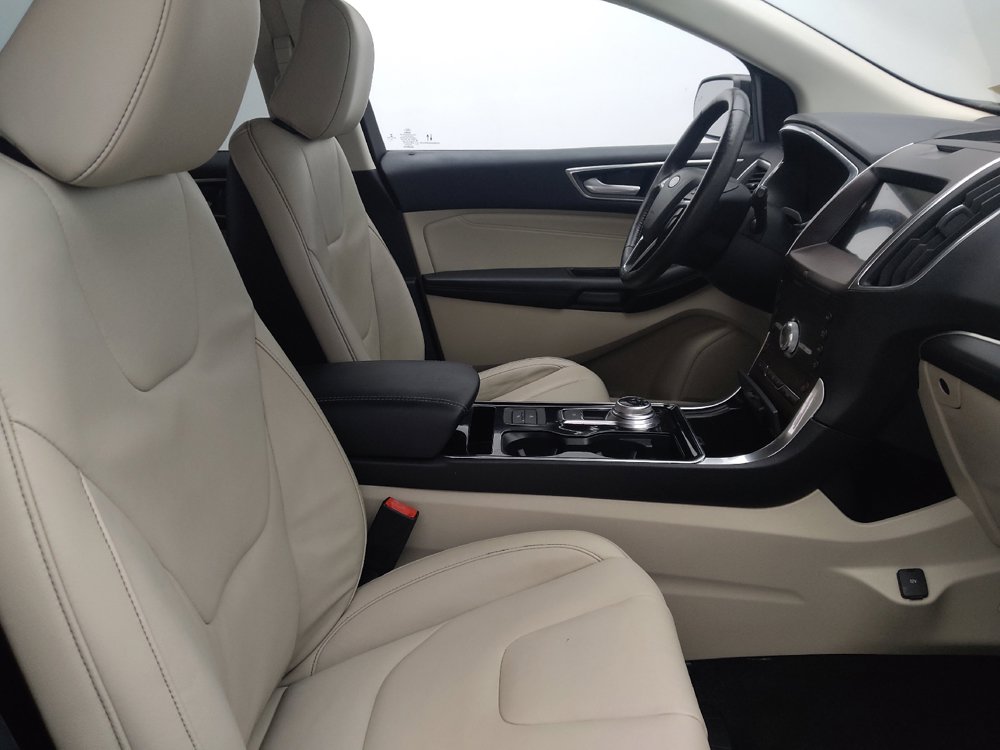 Used 2020 Ford Edge Titanium w/ Cargo Accessory Package FWD image 21