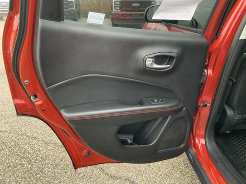 Used 2018 Jeep Compass Trailhawk w/ Navigation Group image 48