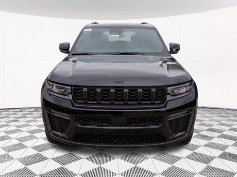 New 2026 Jeep Grand Cherokee Limited w/ Limited Altitude Package AWD/4WD image 11