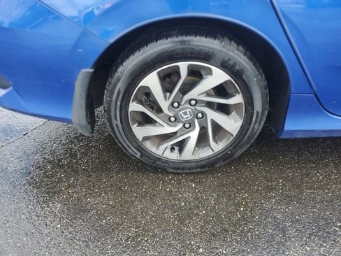 Used 2017 Honda Civic EX image 9