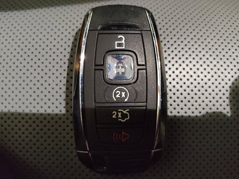 Used 2019 Lincoln Nautilus Reserve FWD image 32