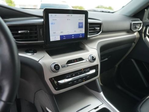 Used 2023 Ford Explorer XLT w/ Equipment Group 202A image 28