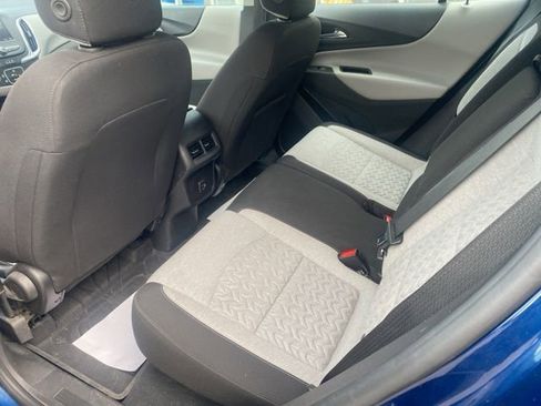 Used 2022 Chevrolet Equinox LS AWD/4WD image 17