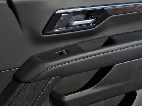 Certified 2025 Chevrolet Tahoe Z71 w/ Comfort Package image 15