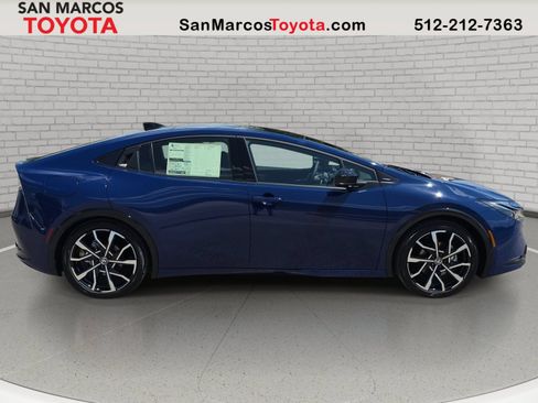 New 2026 Toyota Prius Plug-In Hybrid FWD image 4