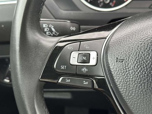 Used 2020 Volkswagen Tiguan SE AWD/4WD image 20