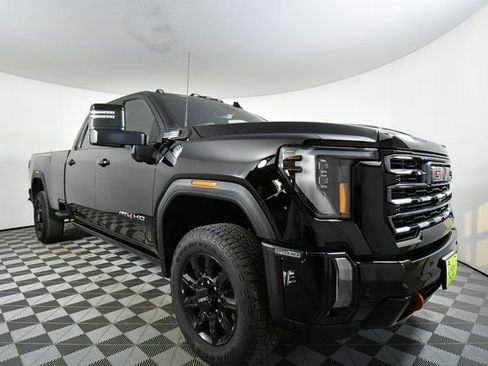 Used 2024 GMC Sierra 2500 AT4 w/ AT4 Premium Plus Package image 8