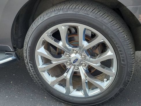 Used 2020 Ford Expedition XLT w/ Equipment Group 202A AWD/4WD image 5