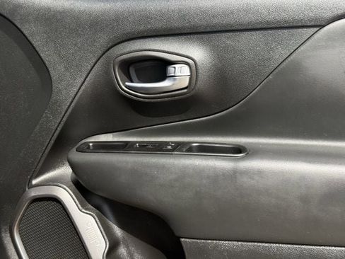 Used 2020 Jeep Renegade Limited AWD/4WD image 27