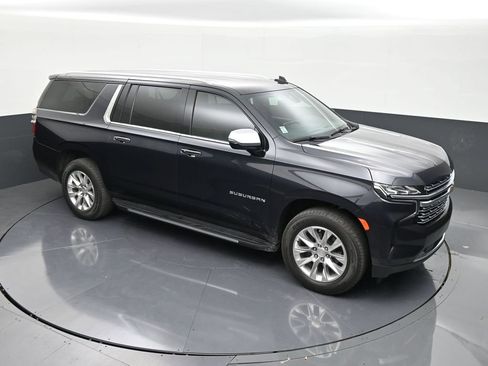 Used 2024 Chevrolet Suburban Premier RWD image 18