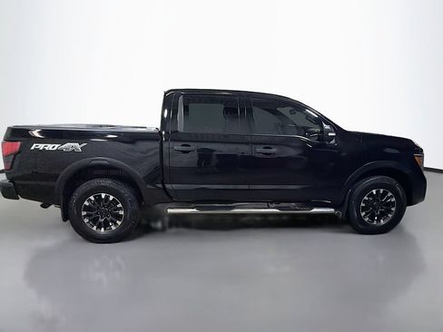 Used 2021 Nissan Titan PRO-4X w/ Pro-4x Convenience Package AWD/4WD image 10