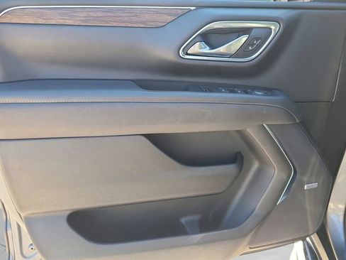 Used 2022 Chevrolet Suburban Premier image 21