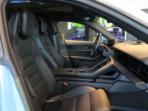 Used 2022 Porsche Taycan image 26