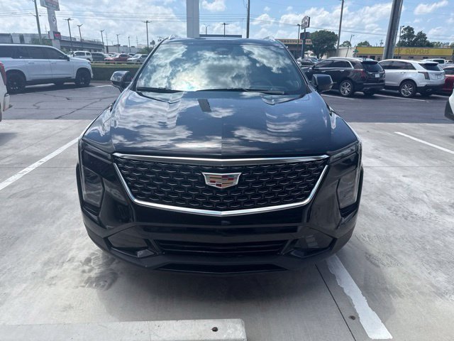 Used 2024 Cadillac XT4 Premium Luxury w/ Active Safety Package FWD image 2