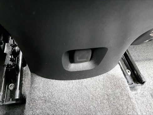 Used 2020 Chevrolet Malibu LS image 32