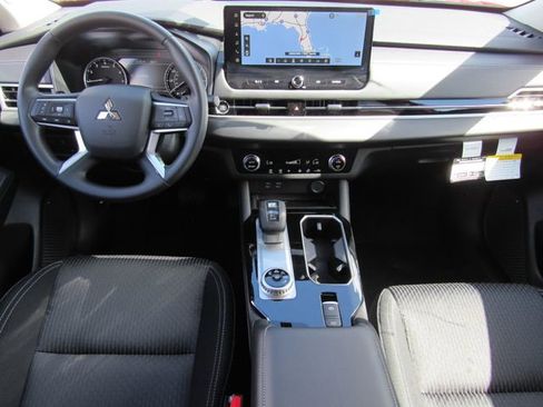 New 2026 Mitsubishi Outlander ES FWD image 14