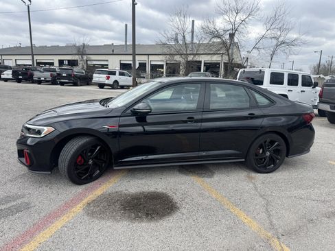 Used 2024 Volkswagen Jetta GLI Autobahn w/ GLI Black Package image 10