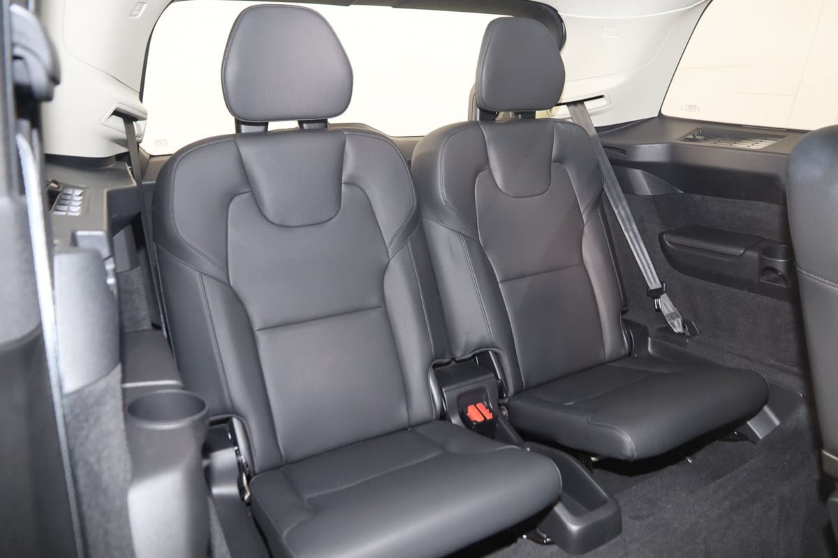 Used 2024 Volvo XC90 B6 Plus w/ Protection Package Premier AWD/4WD image 16