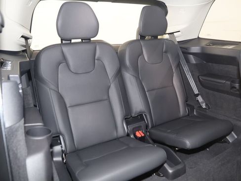Used 2024 Volvo XC90 B6 Plus w/ Protection Package Premier AWD/4WD image 16