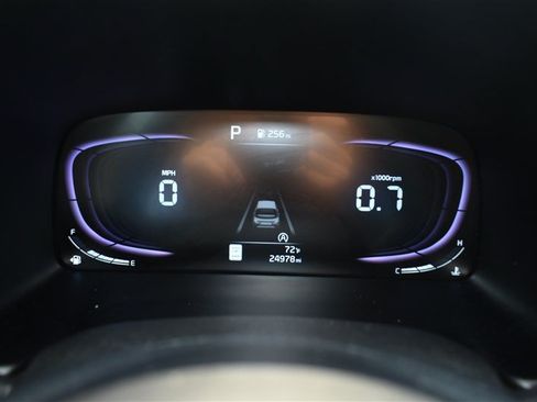 Used 2025 Kia Soul LX w/ LX Technology Package FWD image 14