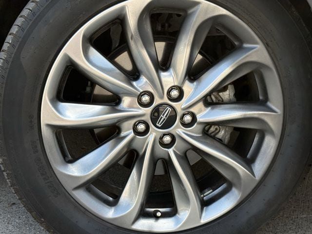 Used 2022 Lincoln Corsair AWD w/ Premium Package image 8
