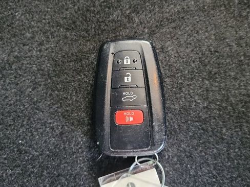 Certified 2019 Toyota RAV4 Limited w/ Cold Weather Package AWD/4WD image 28