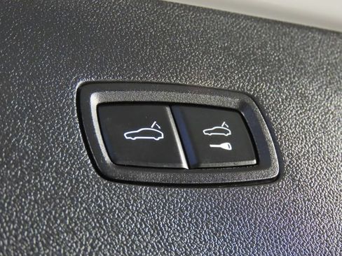 Certified 2025 Porsche Cayenne E-Hybrid Coupe AWD/4WD image 50