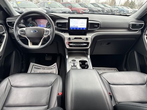 Used 2022 Ford Explorer XLT w/ Equipment Group 202A image 16