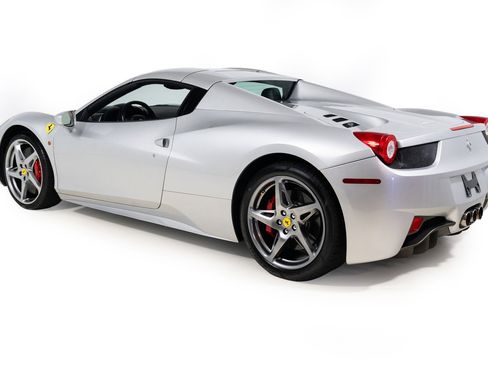 Used 2013 Ferrari 458 Spider image 6