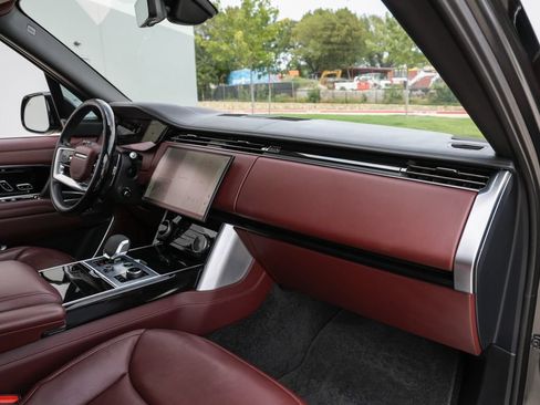 Used 2023 Land Rover Range Rover Autobiography AWD/4WD image 24