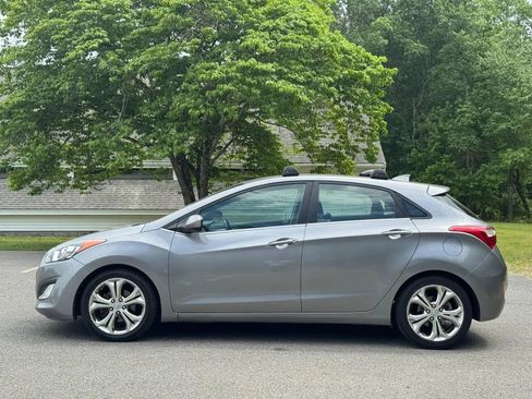 Used 2013 Hyundai Elantra GT w/ Touch & Go Pkg FWD image 4