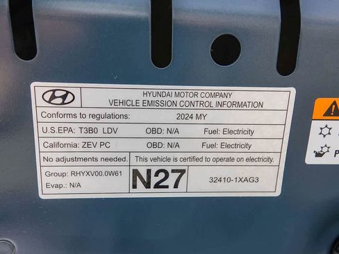 Used 2024 Hyundai Ioniq 5 SEL RWD image 27