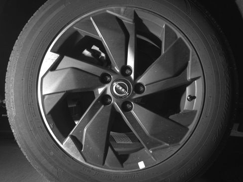 Used 2025 Nissan Rogue SV FWD image 15