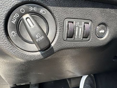 Used 2022 Dodge Challenger GT RWD image 14
