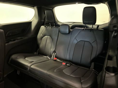 New 2027 Chrysler Pacifica Select FWD image 33