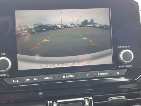 Used 2024 Nissan Pathfinder SV AWD/4WD image 25