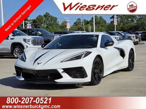 Used 2021 Chevrolet Corvette Stingray Coupe w/ Z51 Performance Package RWD image 1