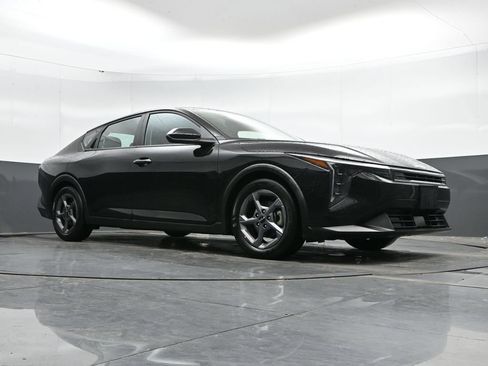 Used 2025 Kia K4 FWD image 40