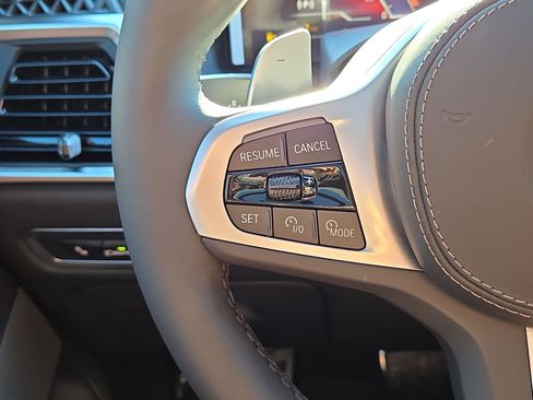 Used 2026 BMW X7 xDrive40i w/ Executive Package image 21