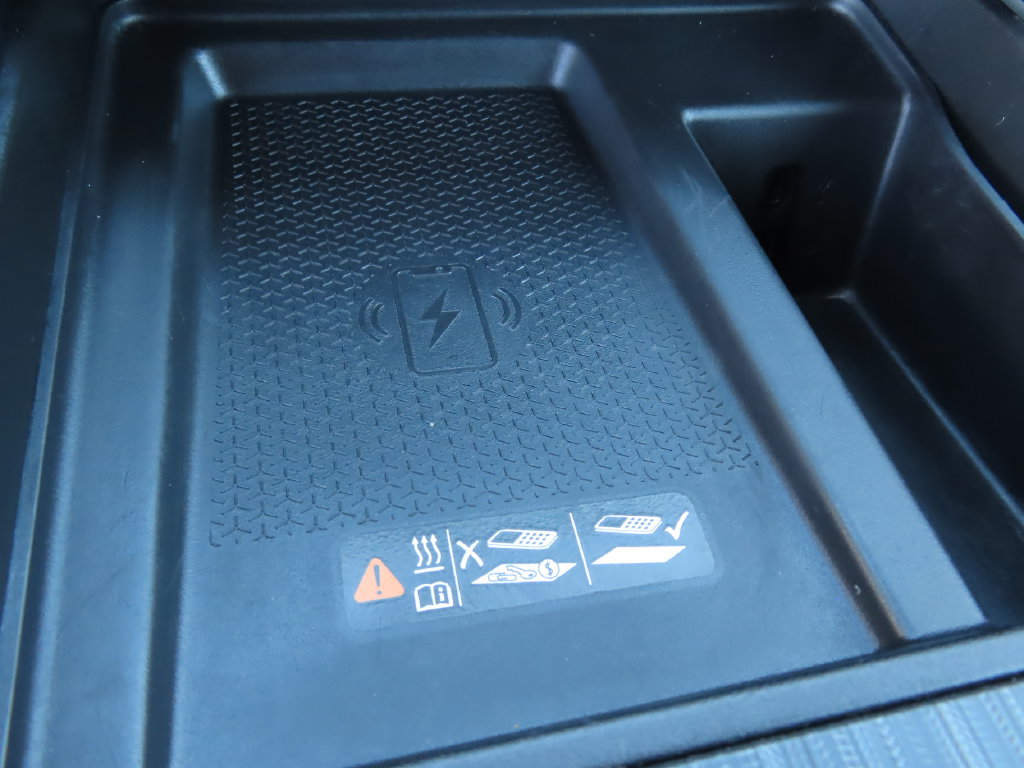 Used 2025 GMC Acadia AT4 w/ Luxury Package AWD/4WD image 10