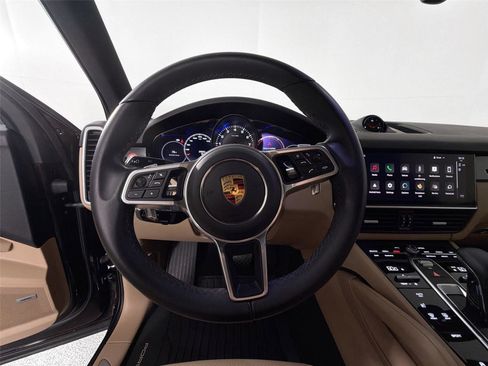 Certified 2022 Porsche Cayenne AWD/4WD image 20