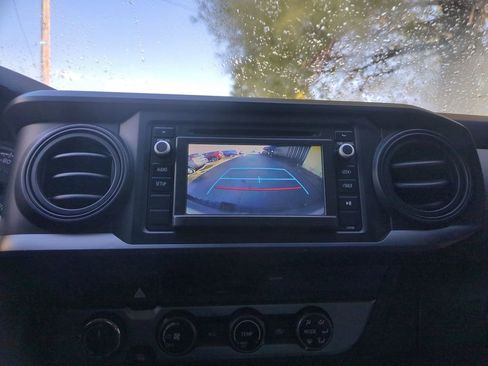 Used 2016 Toyota Tacoma SR w/ SR Convenience Package image 11